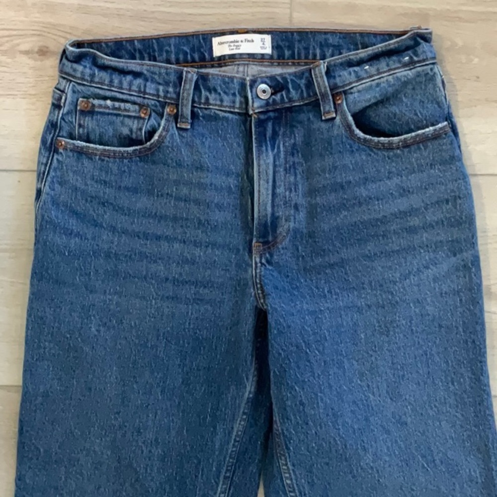 Abercrombie & Fitch Woman’s Low Waisted Blue Jeans